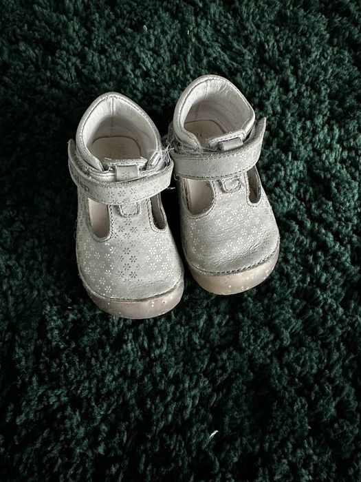 Pantofi dd step marime 20 de vanzare. A fost folosita numai o luna!