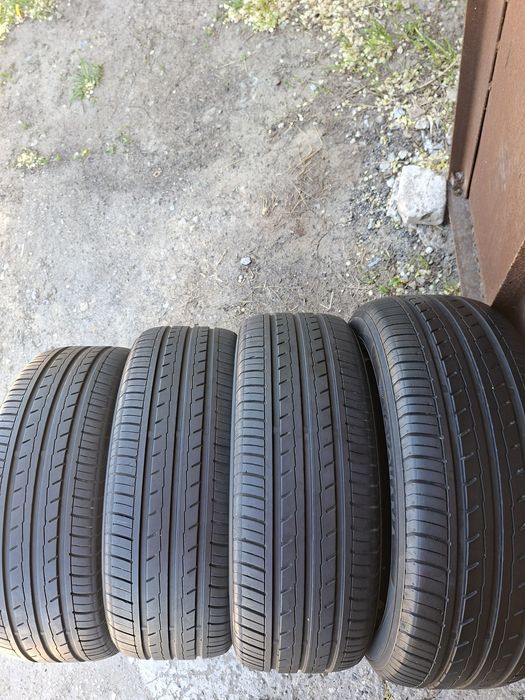 Продам шины 215/55/17 якохама