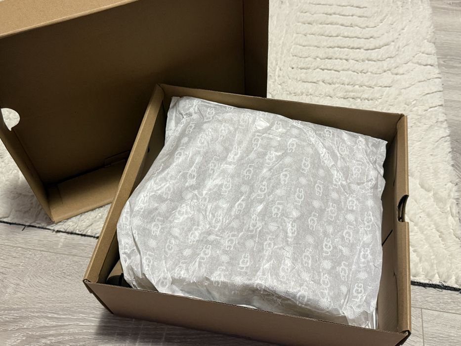 UGG Classic Mini Dipper – mărimea 36 EU (22 cm)