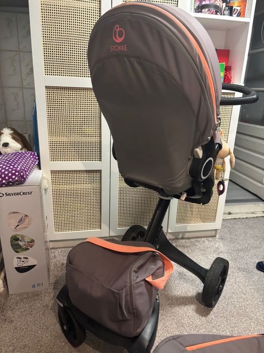 Stokke Xplory V5 Athleisure Coral Black (limited edition)