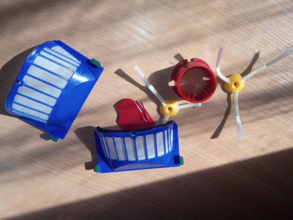 iROBOT ROOMBA 676 прахосмукачка робот- подарък филтри и четки