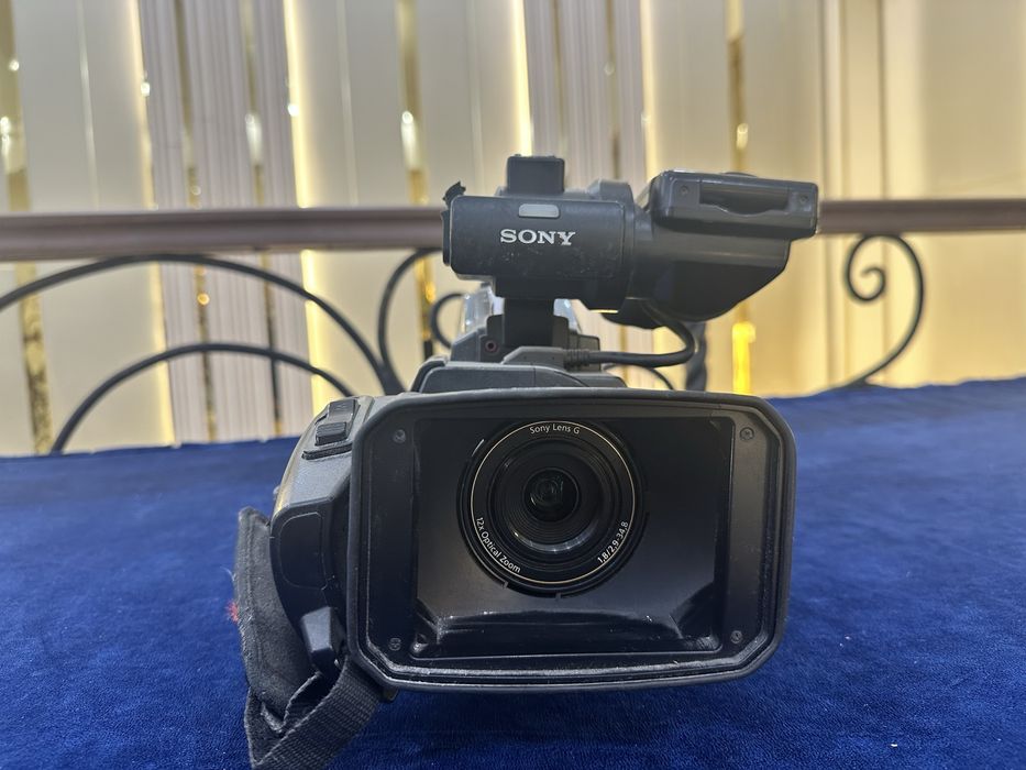 Продам видоеокамеру Sony HXR-MC1500