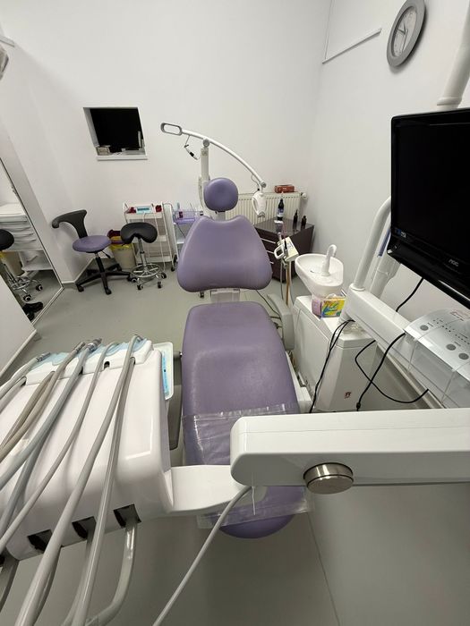 De vanzare 2 Unituri stomatologice in stare buna de functionare