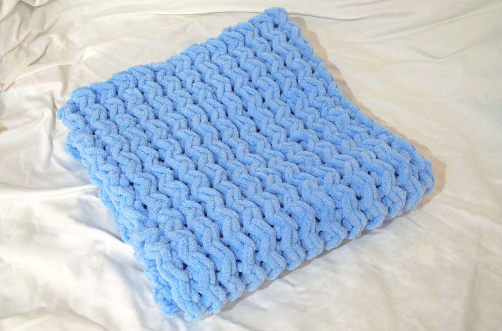 Ръчно плетено одеяло за бебе