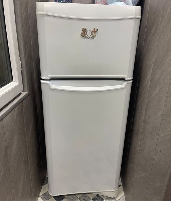 Холодильник indesit