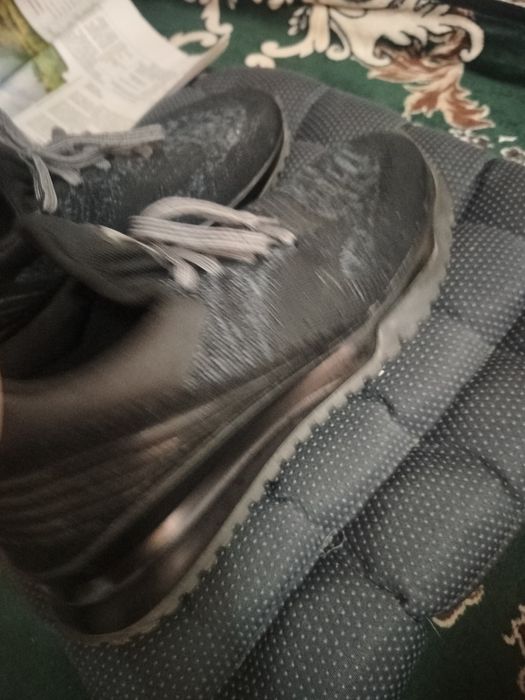 Кроссовка оригинал фирменый.