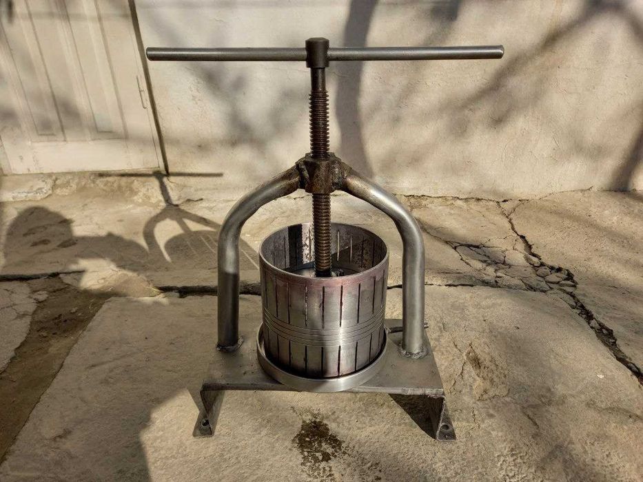 Анор сикувчи аппарат (аппарат для сжимания гранат)