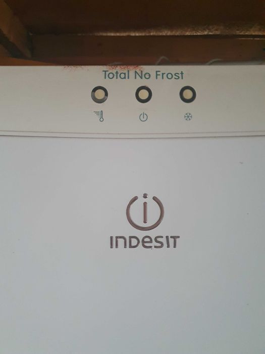 combina frigorifica indesit
