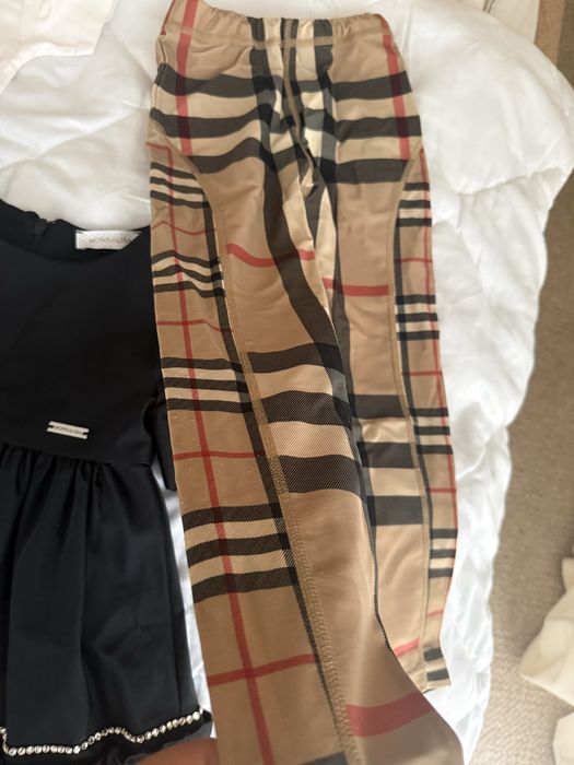 Цял сетза 150евро  -Детски дрехи рокля Monnalisa , клин Burberry, яке зе момиче 6 години