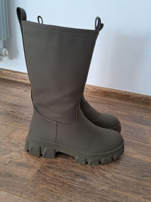 Ботуши Tamaris с масивен ефект