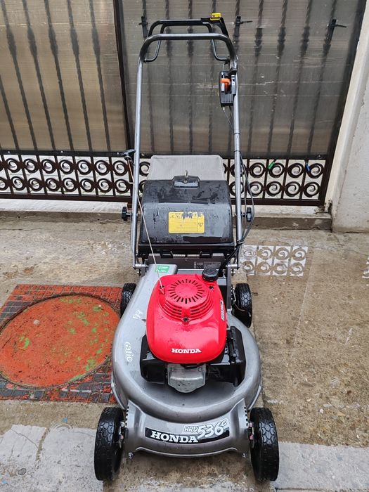 Mașină tuns iarba Honda HRD 536C, profesională