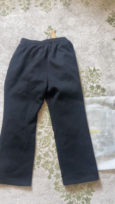 Pantaloni Essentials