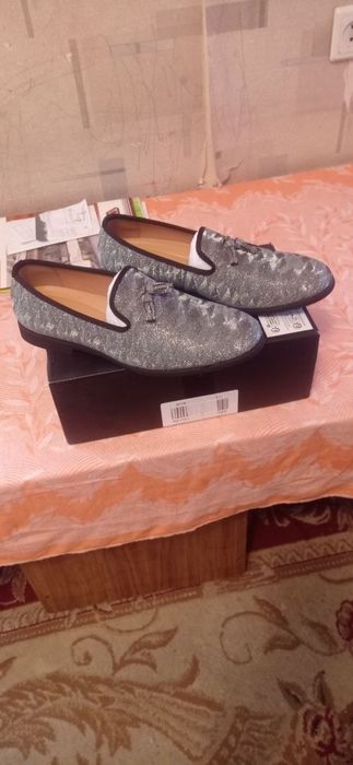 Продам НОВЫЕ мужские туфли ( лоферы).