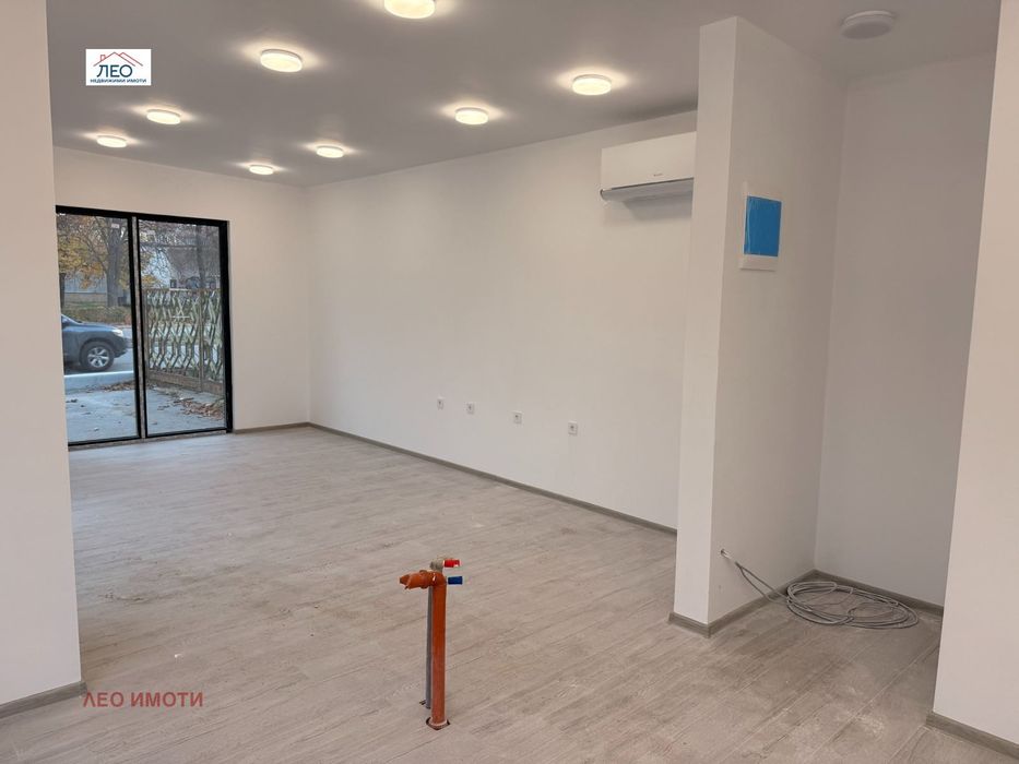 Дава се под наем Заведение в Севлиево - 50 кв.м за 598.23 € - Снимка #4