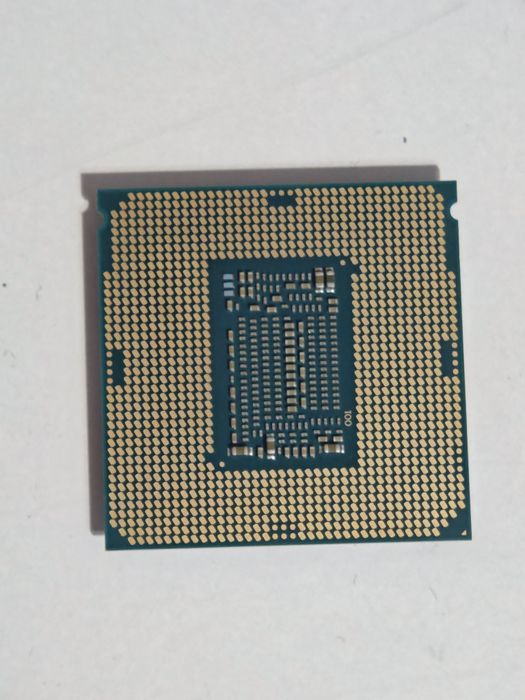 Intel Core i5-8400 – 6 ядра, напълно изправен