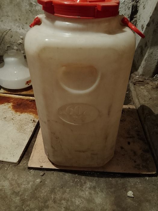 Продаю 2 ёмкости для воды