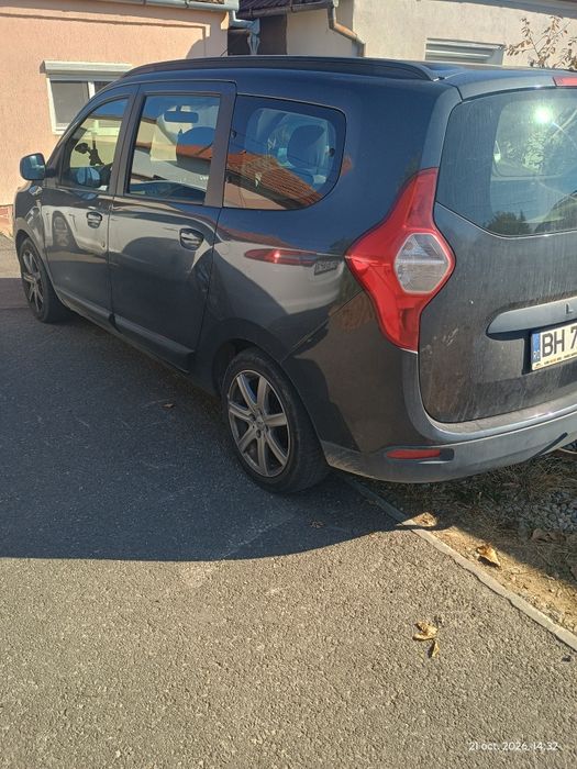 Dacia Lodgy 1.5 diesel,7 locuri ,2014 ,consum 4,6-5,4/100km .3700 euro negociabil.