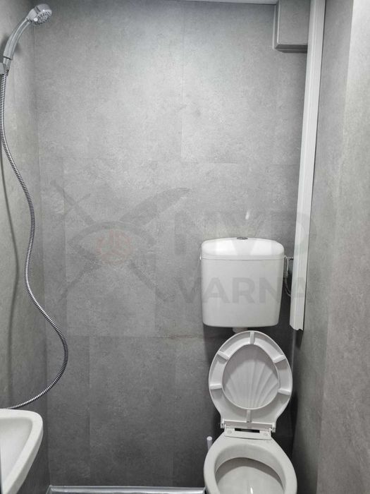 Дава се под наем тристаен апартамент в Център! 21894882