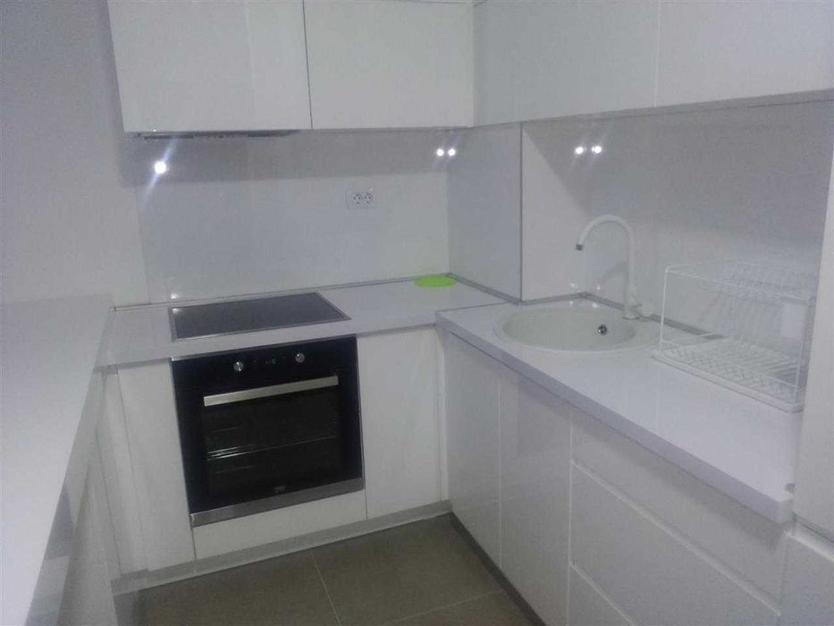 Дава се под наем Двустаен апартамент в Бургас, Център - 57 кв.м за 229.5 € - Снимка #1