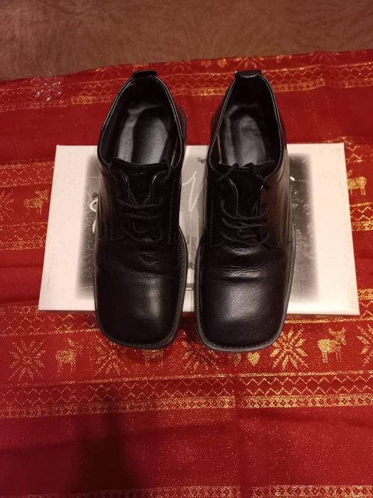 Продавам мъжки обувки