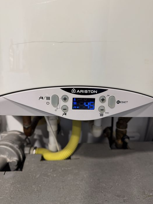 Ariston premium cares 24 centrala murala in condensare