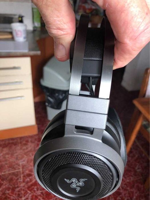 Razer NARI ULTIMATE слушалки