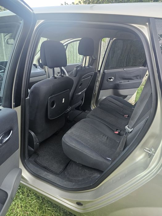 Vând Renault Megane Scenic (2007) – 1.9 dCi – Monovolum de Familie Ideal