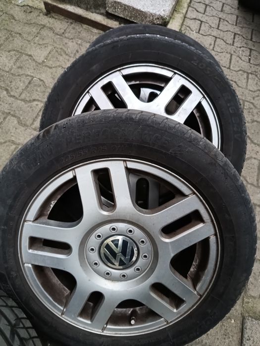 Лети алуминиеви джанти с летни гуми.