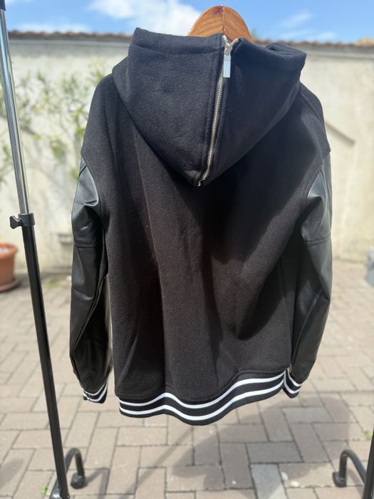Jacketa Givenchy