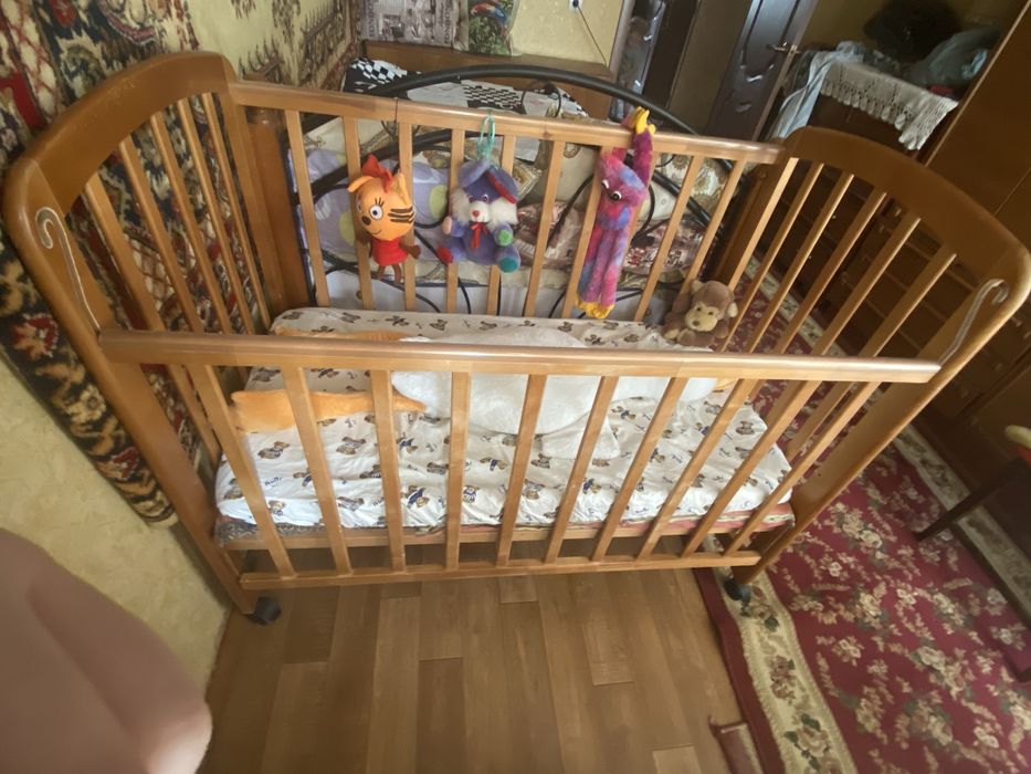 Продам детскую кроватку