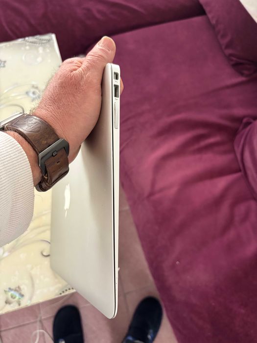 MacBook  Аir 13” (Mid 2017) – i5, 8GB RAM,128GB 256 gb SD карта