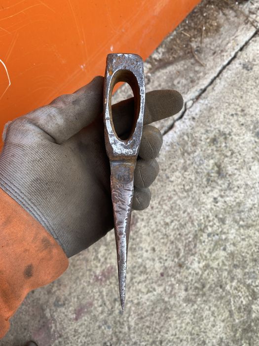 Cap topor GDR nemtesc.