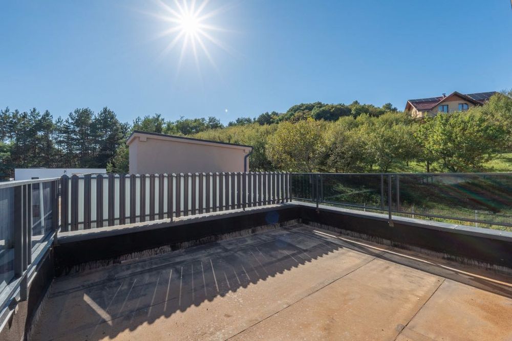 Duplex modern cu terasă și curte – Florești, zona Cetatii