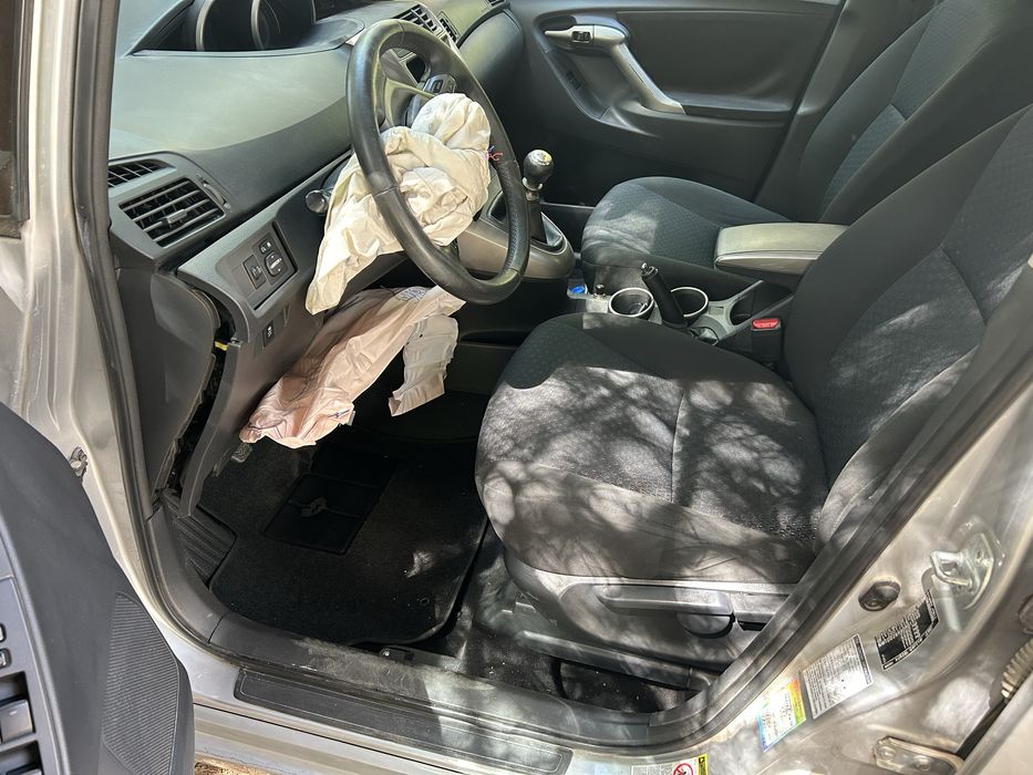 на части Toyota Verso 2.0 d4d 2009 126кс