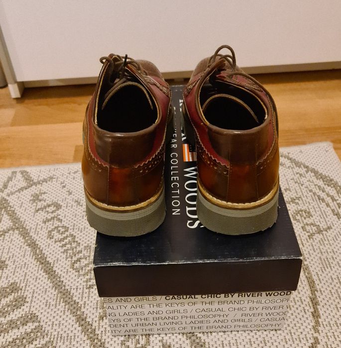 Pantofi din piele
