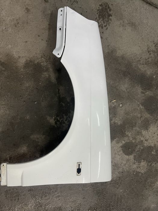 Продам крыло левое приора