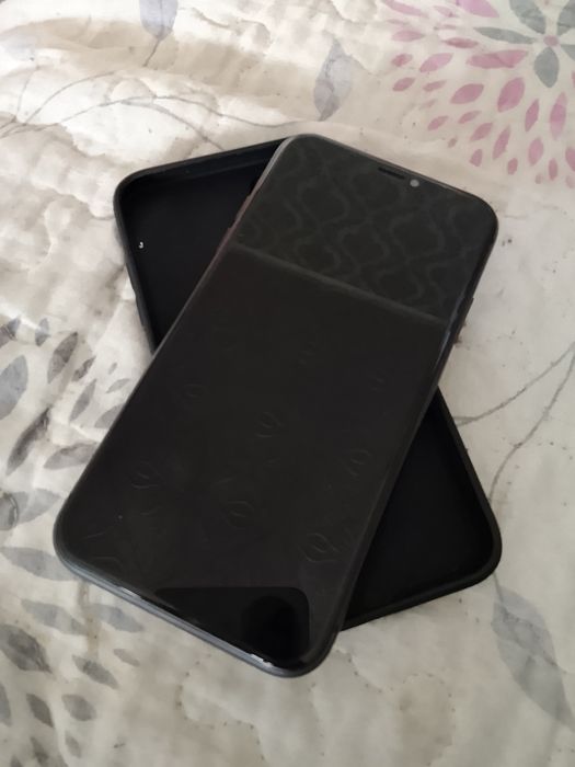 Продаю Iphone 11 акб 81%