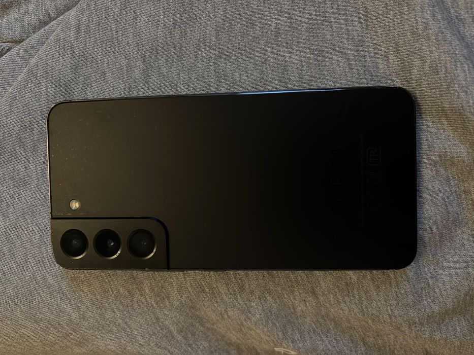 Samsung s22 минус на экране