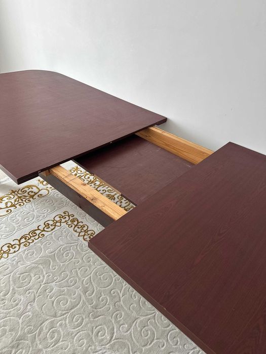 Стол для гостиной