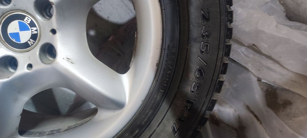 Продам диски с зимней резиной.