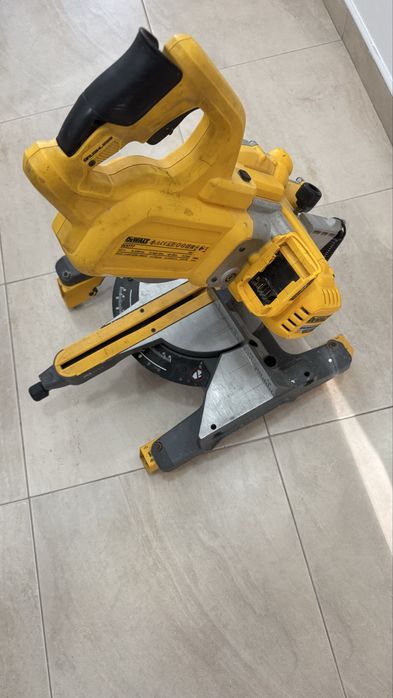 Акумулаторен потапящ циркуляр с герунг DeWALT DCS777N, 54 V, 216 мм