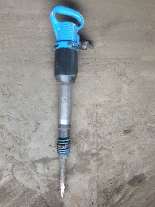 Отбойный молоток пневматический