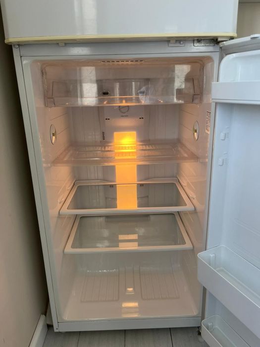 Холодильник сатылады