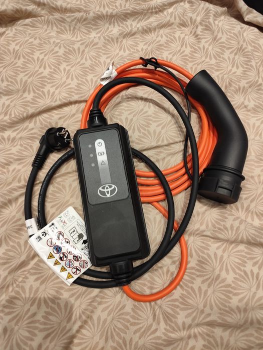 Оригинална зарядна станция TOYOTA