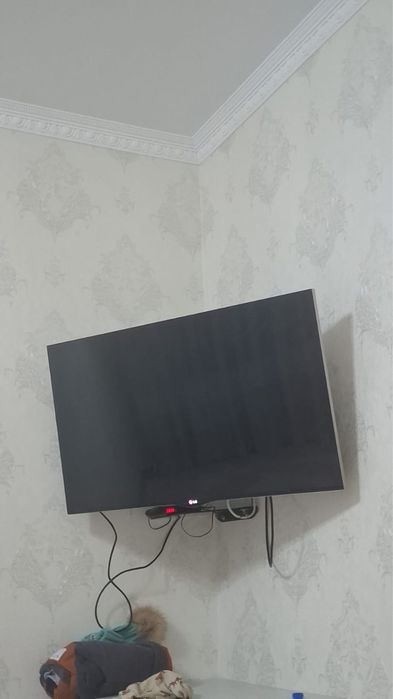 Продам телевизор на запчасти