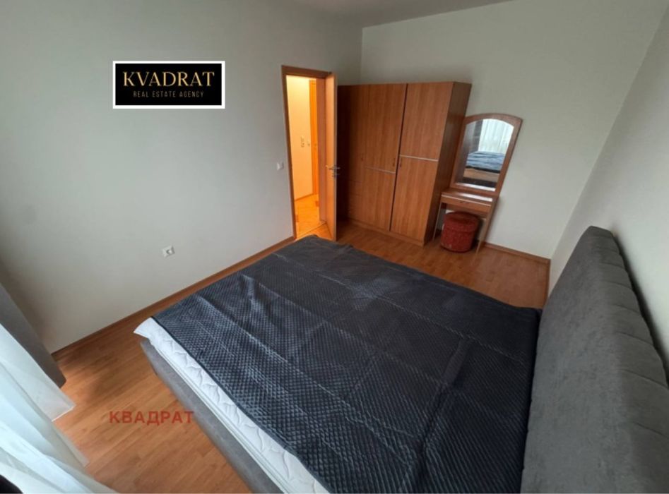 Тристаен апартамент Център 900€ +Паркомясто