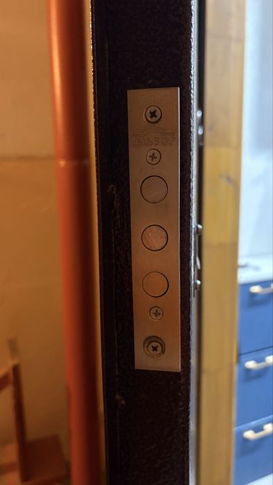 Дверь входная металлическая