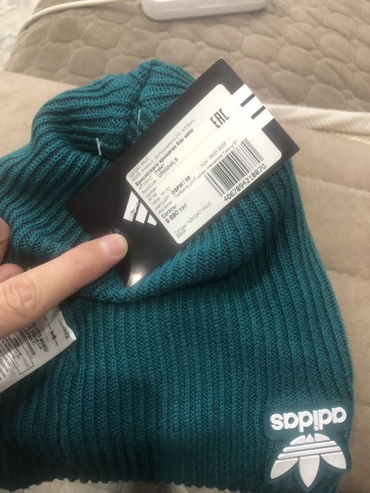 Продам шапку адидас