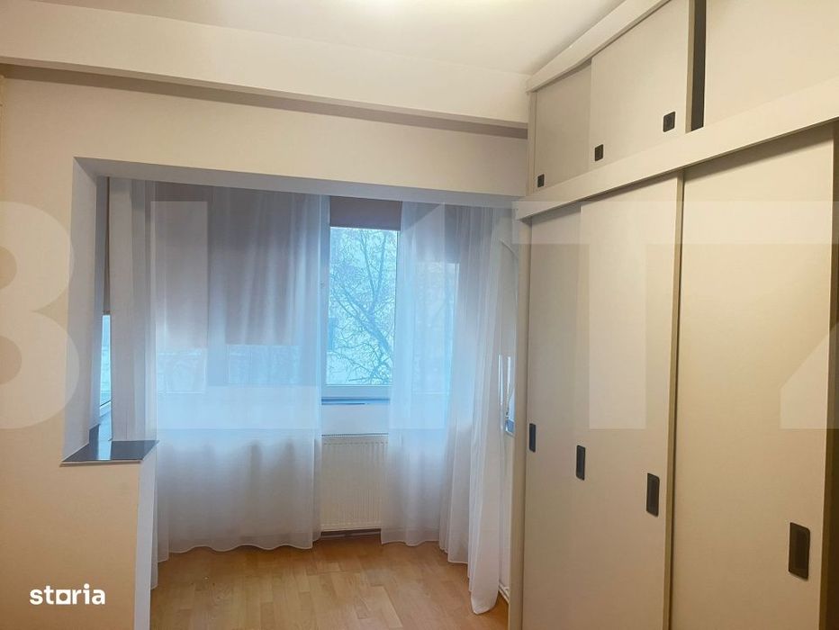 Vanzare apartament de 3 camere, etaj 3, decomandat zona Primaverii