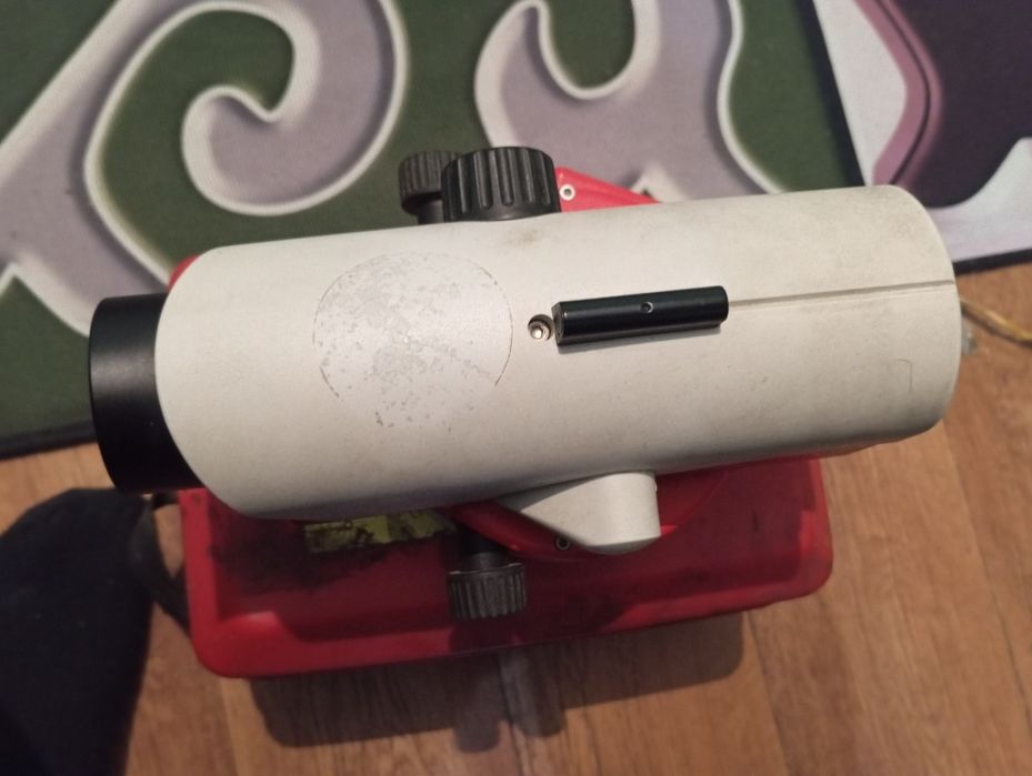 Оптический нивелир Leica730